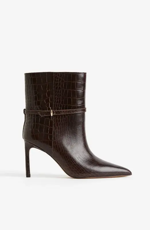 بوت نوک تیز 