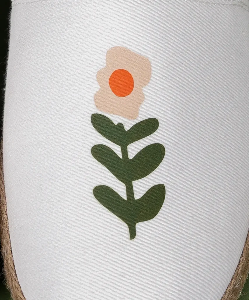 کفش کنفی سفید طرح گل